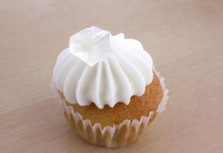 Illustration for article titled No need to invent any new foods. I give you: The Absinthe Cupcake